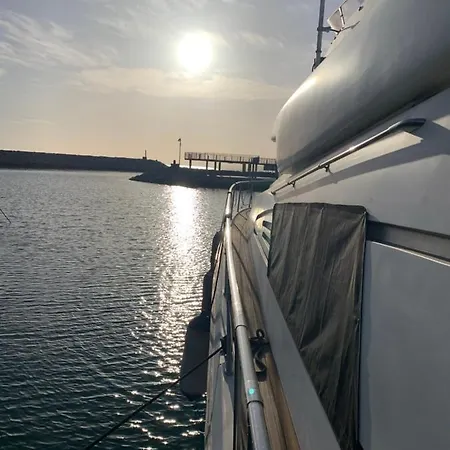 Luna Badalona