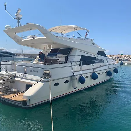 Botel Luna Badalona